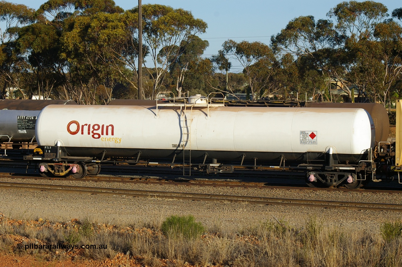 121010 IMG P11137
West Kalgoorlie, PTLY type gas tank waggon PTLY 2, built by Comeng NSW in 1972 as a Tg type tank waggon for Boral Gas as Tg 2 on the South Australian Railways, to the VR as TWF type TWF 11 in 1979, then later in 1979 to VTGX type. Off VR register 1988 and to AN as ATLX type ATLX 2, then to ATLY. Peter Donaghy image.
Keywords: Peter-D-Image;PTLY-type;PTLY2;Comeng-NSW;Tg-type;Tg2;TWF-type;TWF11;VTGX-type;ATLX-type;