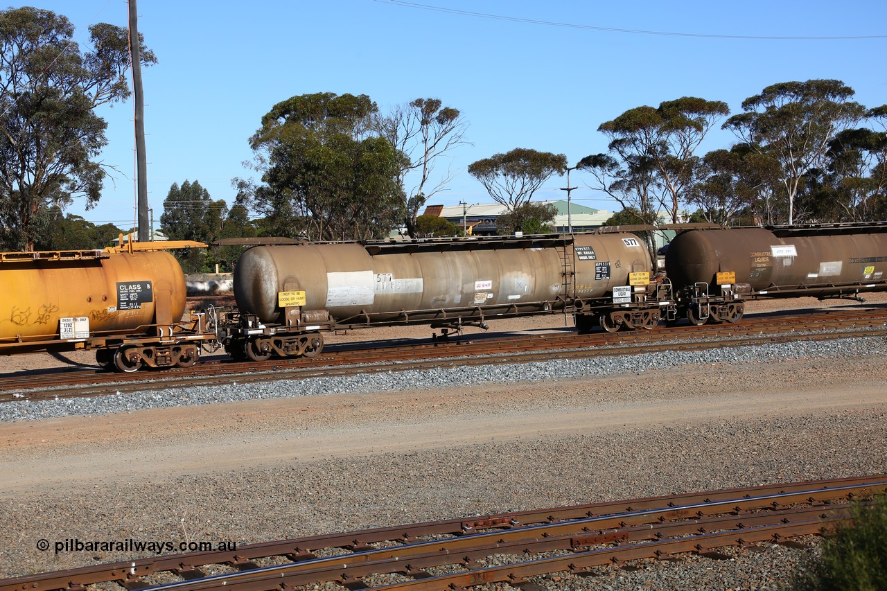 160531 9959
West Kalgoorlie, ATPF 577 fuel tank waggon built by WAGR Midland Workshops 1974 for Shell as type WJP, 80.66 kL one compartment one dome, capacity of 80500 litres, fitted with type F InterLock couplers Shell Fleet no. TR712.
Keywords: ATPF-type;ATPF577;WAGR-Midland-WS;WJP-type;