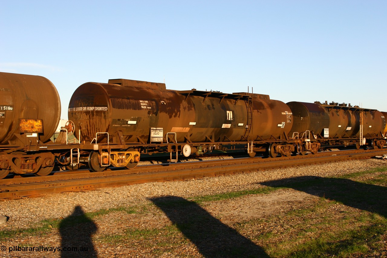 060603 5252 ATDY4618A
Midland, ATDY 4618 ex NSW NTAF fuel tank, AMPOL vintage, here is service for BP Oil. Was coded WTDY when came to WA.
Keywords: ATDY-type;ATDY4618;NTAF-type;WTDY-type;