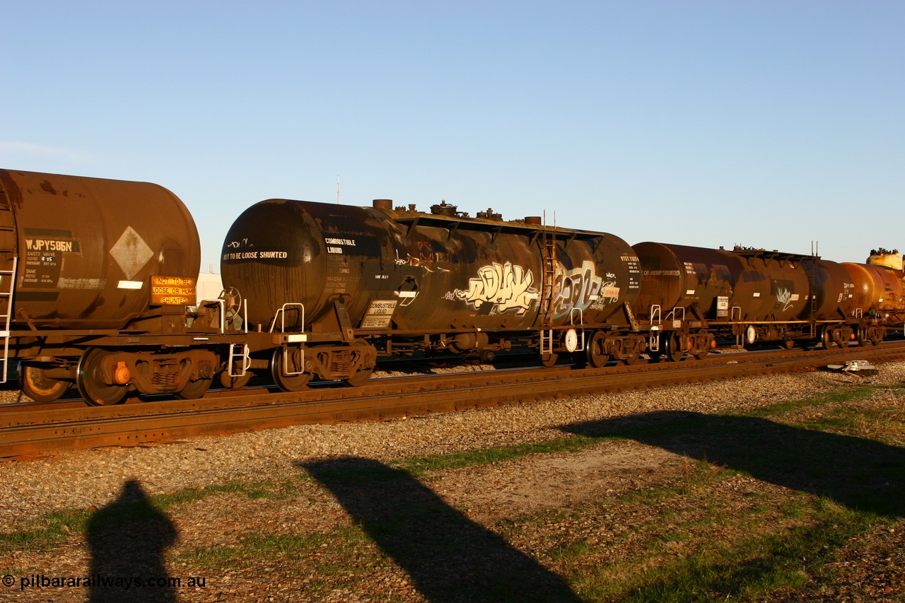 060603 5259 WTEY7317N
Midland, WTEY 7317 diesel fuel tank waggon, former NTAF in service for BP Oil, former AMPOL tank, coded WTEY when arrived in WA.
Keywords: WTEY-type;WTEY7317;NTAF-type;