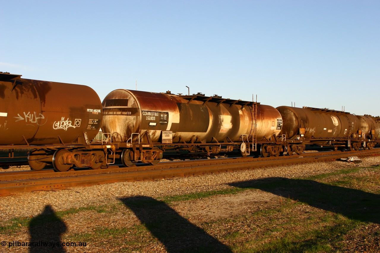 060603 5266 WTEY4724E
Midland, WTEY 4724 diesel fuel tank waggon, former NTAF in service for BP Oil, former AMPOL tank, coded WTEY when arrived in WA.
Keywords: WTEY-type;WTEY4724;NTAF-type;