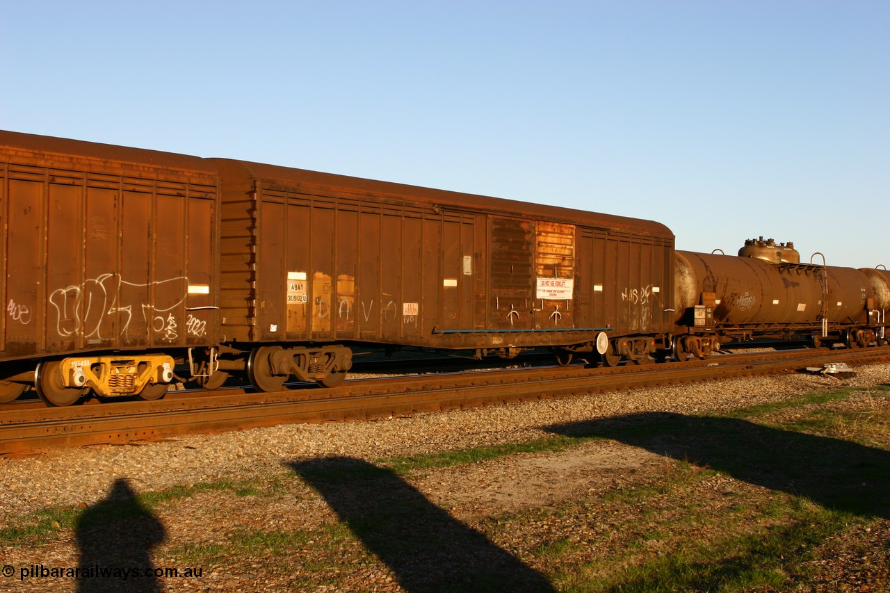 060603 5273
Midland, ABAY 30902 covered goods waggon originally built by Mechanical Handling Ltd SA as part of a third batch of one hundred and thirty five WVX type covered vans, recoded to WBAX in 1980 then to WBWX in 1982.
Keywords: ABAY-type;ABAY30902;Mechanical-Handling-Ltd-SA;WVX-type;WBAX-type;