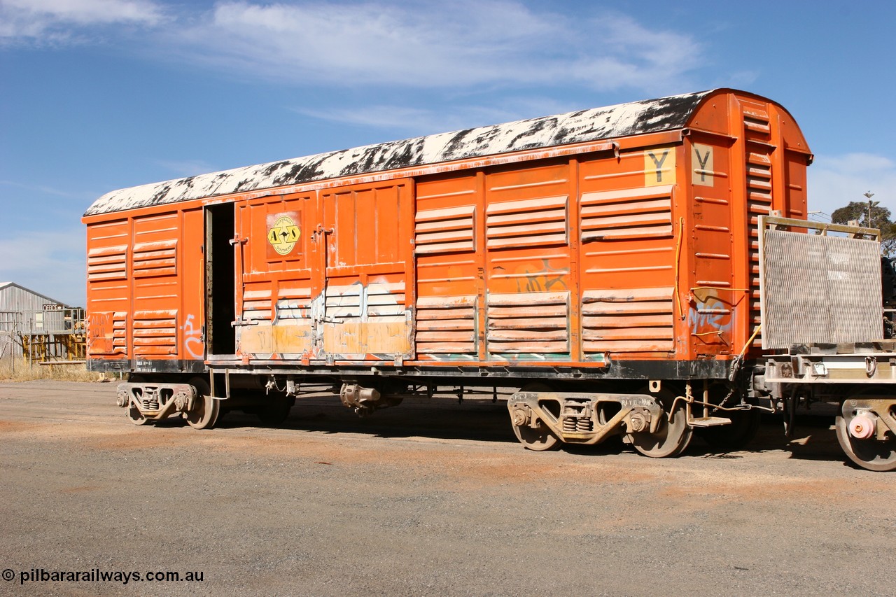 070527 9170
Parkeston, ALGY 40 built by South Australian Railways Islington Workshops in 1968 as a batch of fifty six LX type louvre vans, recoded to ALGX. Here it was in use on Loongana Limestone traffic.
Keywords: ALGY-type;ALGY40;SAR-Islington-WS;LX-type;ALGX-type;