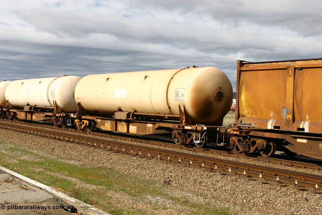 070607 9992
Midland, AZKY type anhydrous ammonia tank waggon AZKY 32231, type leader of twelve units built by Goninan WA in 1998 as WQK type for Murrin Murrin traffic, fitted with Brambles anhydrous ammonia tank A1K with no sticker.
Keywords: AZKY-type;AZKY32231;Goninan-WA;WQK-type;