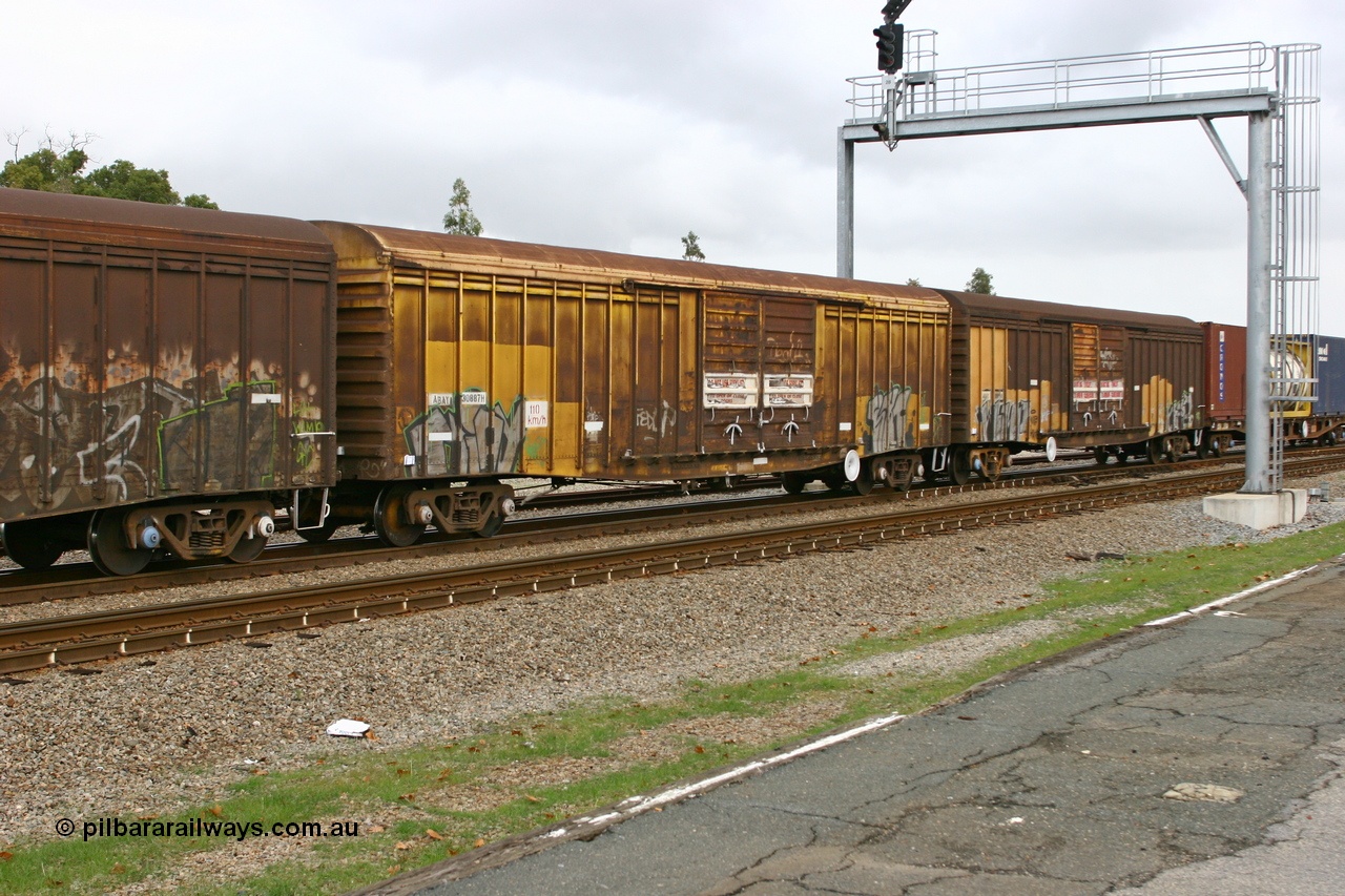 070608 0115
Midland, ABAY 30887 covered van waggon, one of one hundred and thirty five built by Mechanical Handling Ltd SA in 1970-71 as WVX type, recoded to WBAX in 1979.
Keywords: ABAY-type;ABAY30887;Mechanical-Handling-Ltd-SA;WVX-type;WBAX-type;