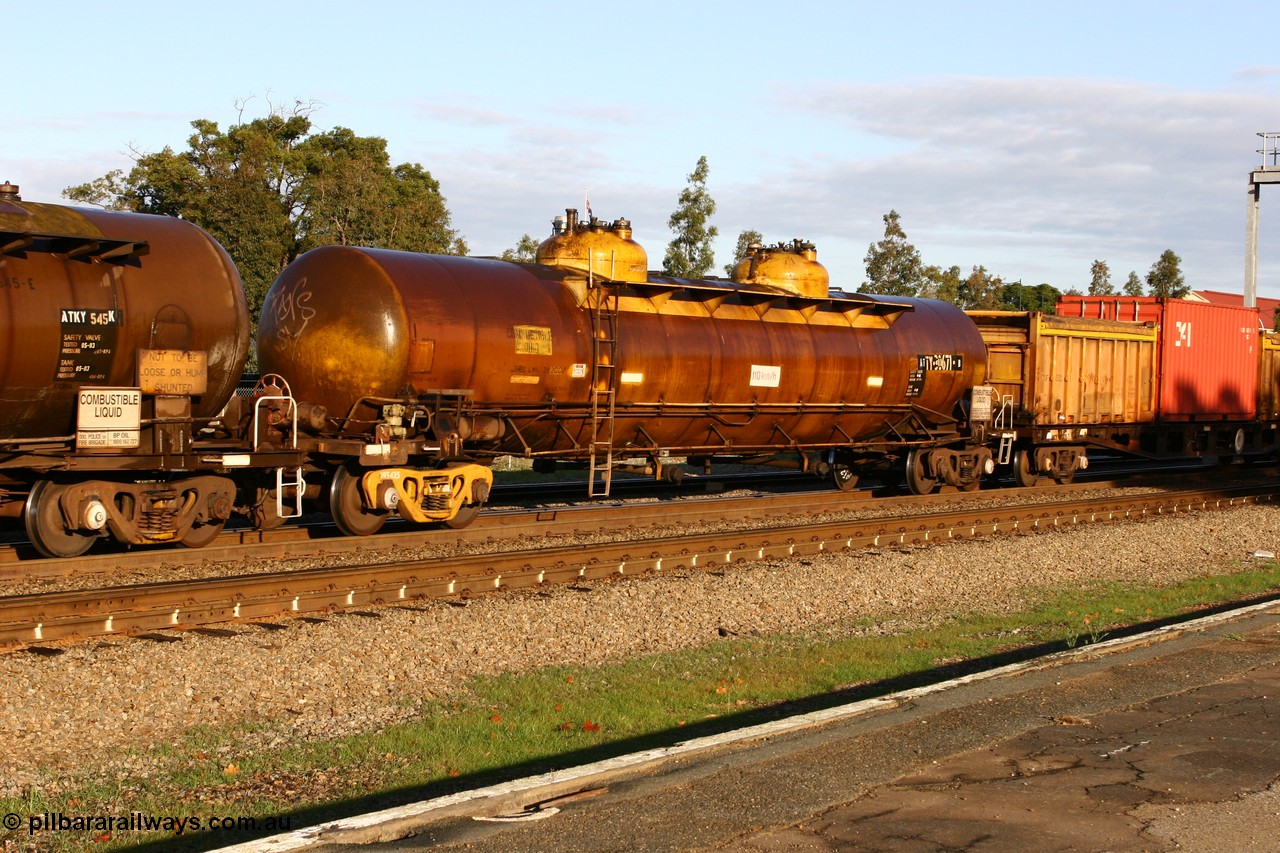 070609 0189
Midland, ATTY 30671 fuel tanker, class leader of five built by AE Goodwin NSW in 1970 as WST class, recoded to WSTY and then ATTY. 78600 litre capacity.
Keywords: ATTY-type;ATTY30671;AE-Goodwin;WST-type;WSTY-type;