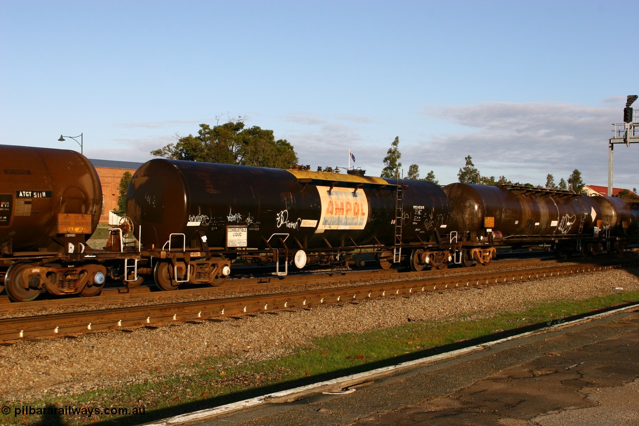 070609 0199
Midland, WTEY 4726 diesel fuel tank waggon, former NTAF in service for Caltex, former AMPOL tank, coded WTEF when arrived in WA in 1995.
Keywords: WTEY-type;WTEY4726;NTAF-type;