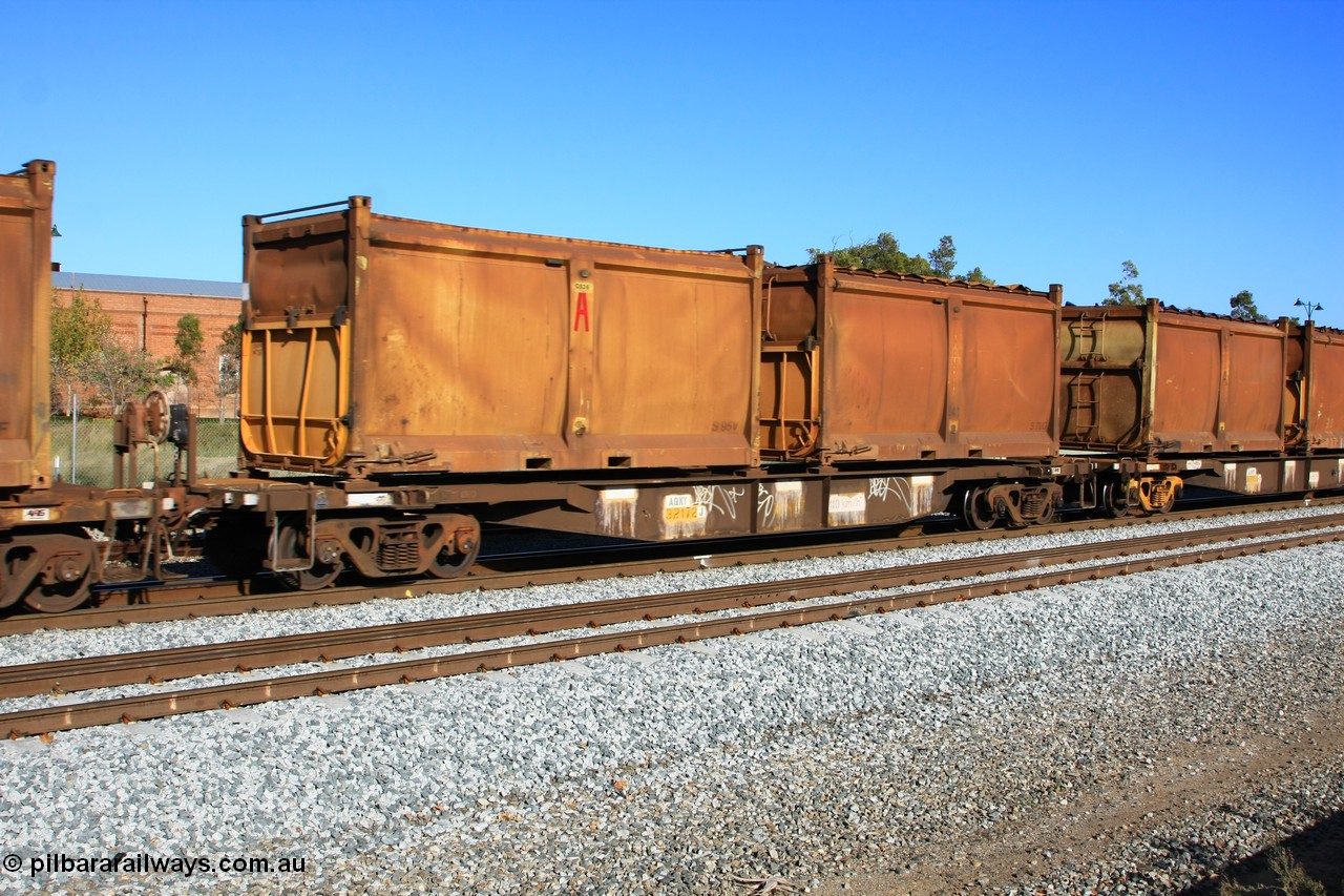 100608 9728
Midland, AQNY 32172, one of sixty two waggons built by Goninan WA in 1998 as WQN class for Murrin Murrin container traffic, with sulphur skips S95V with replacement door and roll top tarpaulin and S70G with replacement door but original sliding tarpaulin on train 2430 empty Malcolm freighter.
Keywords: AQNY-type;AQNY32172;Goninan-WA;WQN-type;