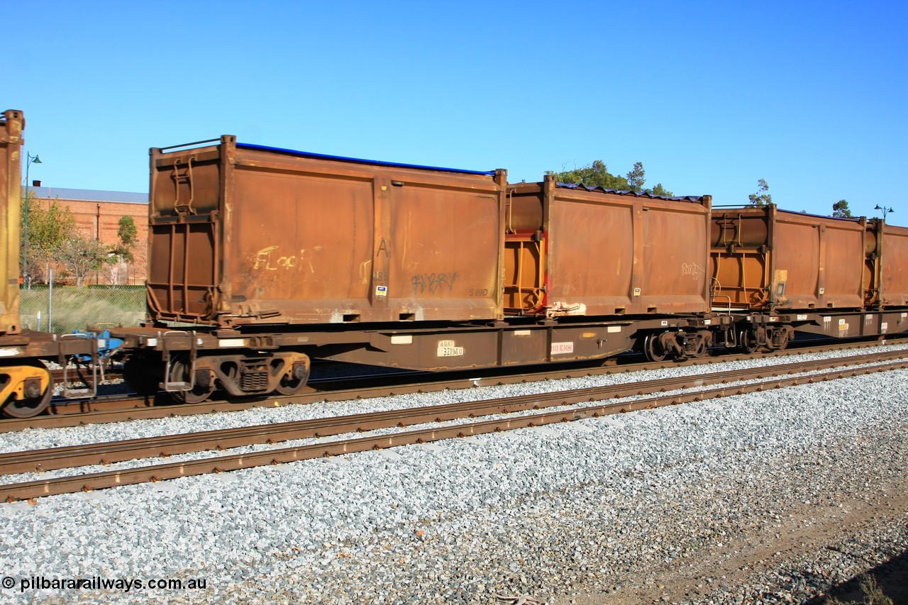 100608 9730
Midland, AQNY 32194, one of sixty two waggons built by Goninan WA in 1998 as WQN type for Murrin Murrin container traffic, with sulphur skips S89D with replacement door and roll top tarpaulin and S197A with replacement door but original sliding tarpaulin on train 2430 empty Malcolm freighter.
Keywords: AQNY-type;AQNY32194;Goninan-WA;WQN-type;