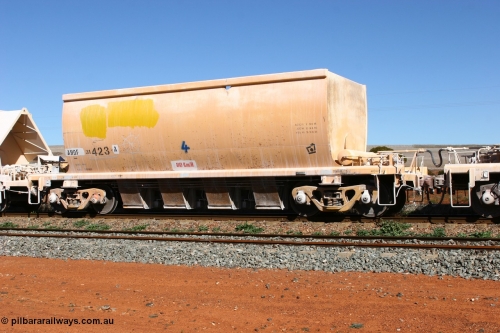 060530 4940
Parkeston, AHQF 31423 seen here in Loongana Limestone service, originally built by Goninan WA for Western Quarries as a batch of twenty coded WHA type in 1995. Purchased by Westrail in 1998.
Keywords: AHQF-type;AHQF31423;Goninan-WA;WHA-type;