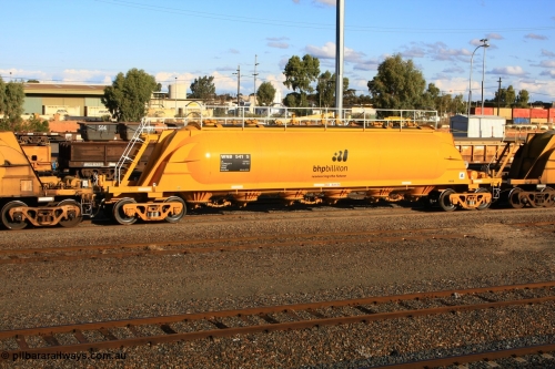 100601 8448
West Kalgoorlie, WNB 541, pneumatic discharge nickel concentrate waggon, leader of six units built by Bluebird Rail Services SA in 2010 for BHP Billiton.
Keywords: WNB-type;WNB541;Bluebird-Rail-Operations-SA;
