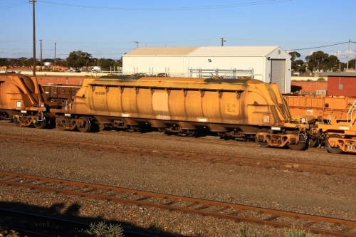 100601 8491
West Kalgoorlie, WN 539, pneumatic discharge nickel concentrate waggon, one of a further ten units built by WAGR Midland Workshops as WN type in 1975 for WMC.
Keywords: WN-type;WN539;WAGR-Midland-WS;