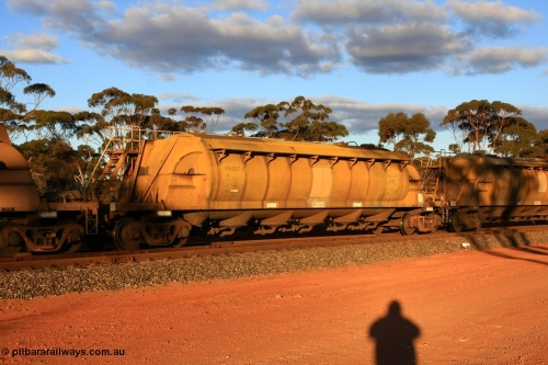 100731 3198
Binduli, WN 527, pneumatic discharge nickel concentrate waggon, one of thirty built by AE Goodwin NSW as WN type in 1970 for WMC.
Keywords: WN-type;WN527;AE-Goodwin;