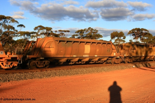 100731 3204
Binduli, WN 529, pneumatic discharge nickel concentrate waggon, one of thirty built by AE Goodwin NSW as WN type in 1970 for WMC.
Keywords: WN-type;WN529;AE-Goodwin;