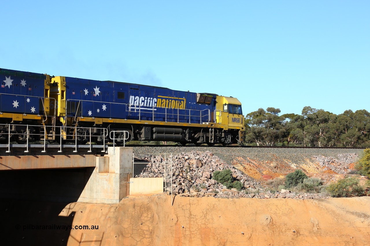 160522 2056
Binduli, 5MP2 steel train to Perth, lead locomotive Goninan built GE model Cv40-9i NR class NR 68 serial 7250-12/96-270 in current owners corporate livery.
Keywords: NR-class;NR68;Goninan;GE;Cv40-9i;7250-12/96-270;