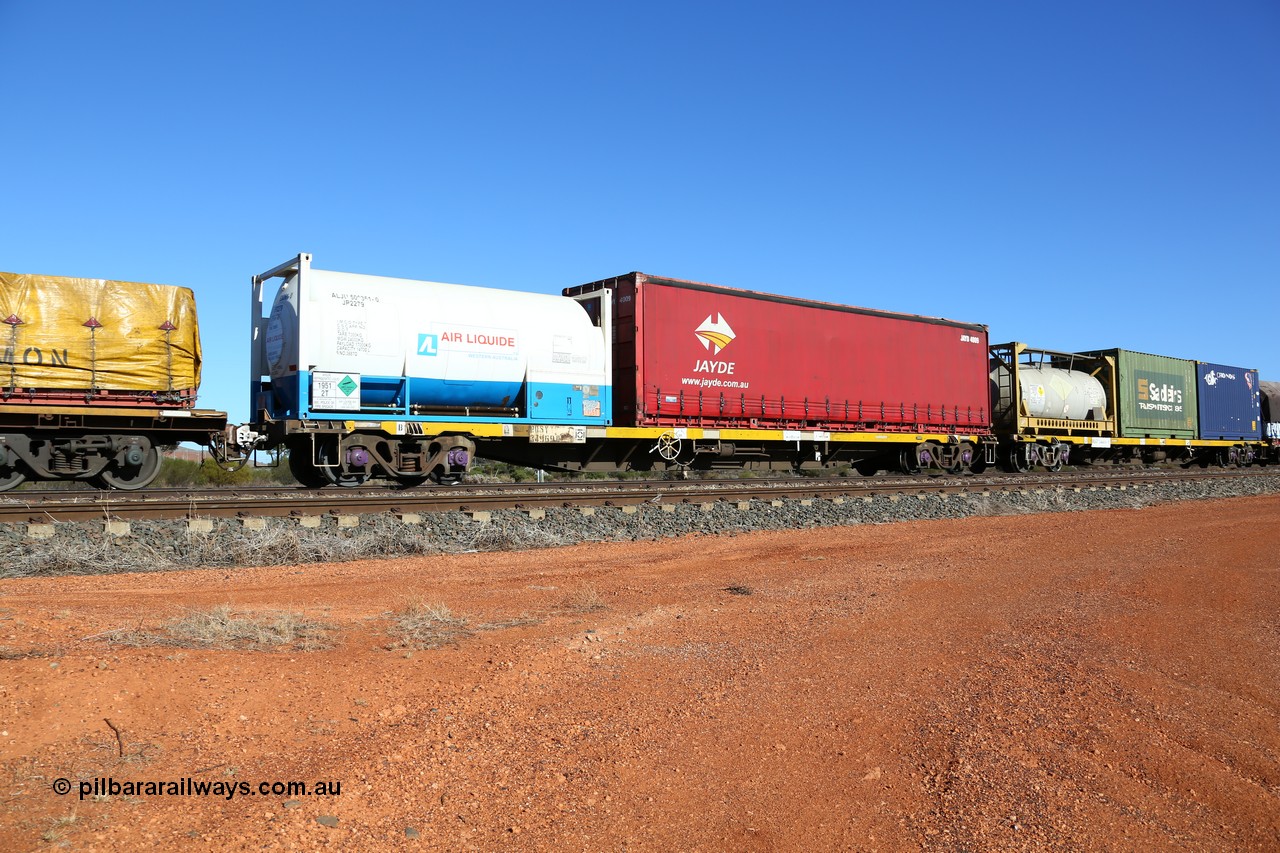 160522 2088
Parkeston, 6MP4 intermodal train, RQSY 34969 container waggon, with Air Liquide WA ALJU 500361 argon refrigerated liquid container and Jayde JAYD 4009 curtainsider.
Keywords: RQSY-type;RQSY34969;