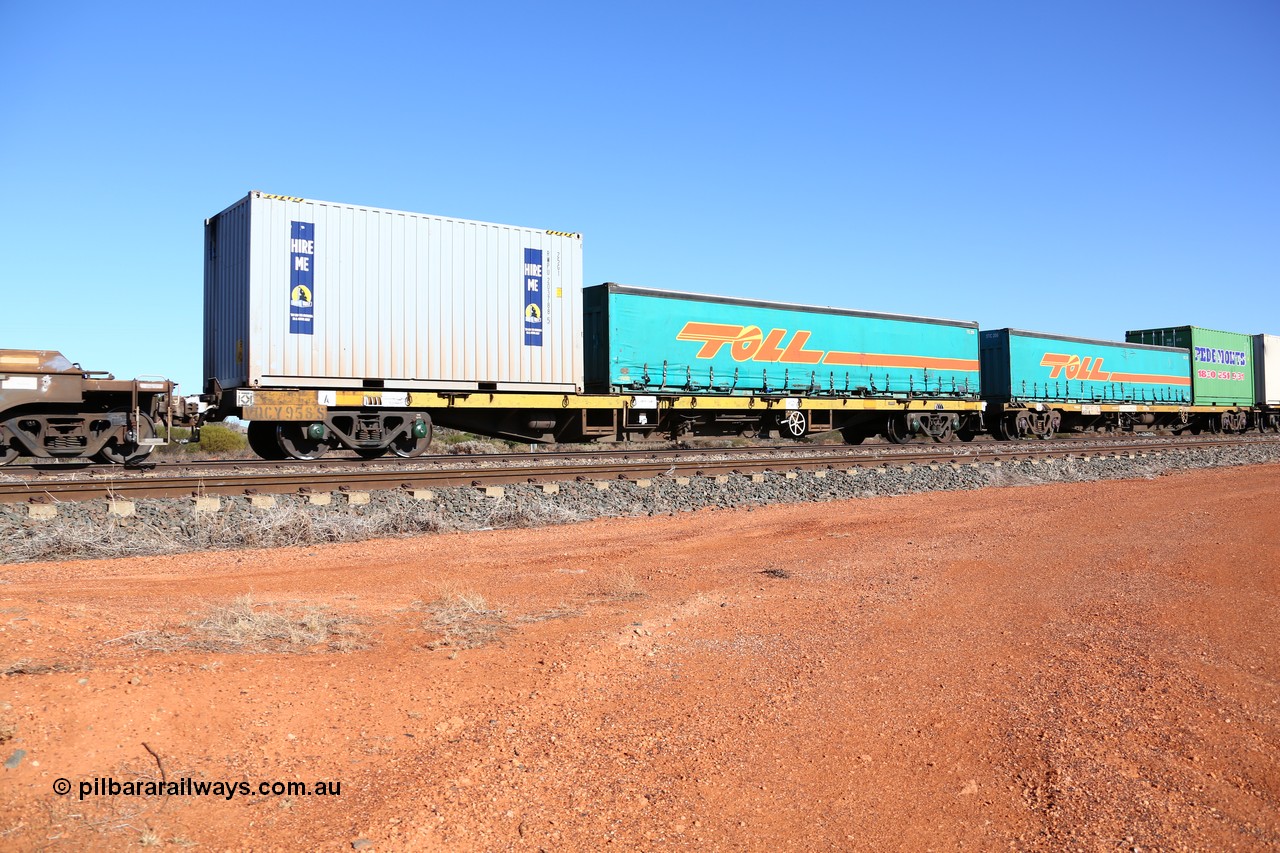 160522 2091
Parkeston, 6MP4 intermodal train, VQCY 958 container waggon, former V/Line Ballarat Nth Workshops built VQCX from 1980, Royal Wolf RWPU container and Toll half height 5TC 205.
Keywords: VQCY-type;VQCY958;V/Line-Ballarat-Nth-WS;VQCX-type;