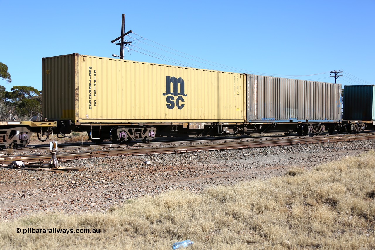 160522 2166
Parkeston, 6MP4 intermodal train, RQJW 22002 container waggon with a SCF Austrans 40' container SCF DSU 405026 and Mediterranean Shipping Co MEDU 848937.
Keywords: RQJW-type;RQJW22002;Comeng-NSW;JCW-type;NQJW-type;NQTW-type;NQWW-type;