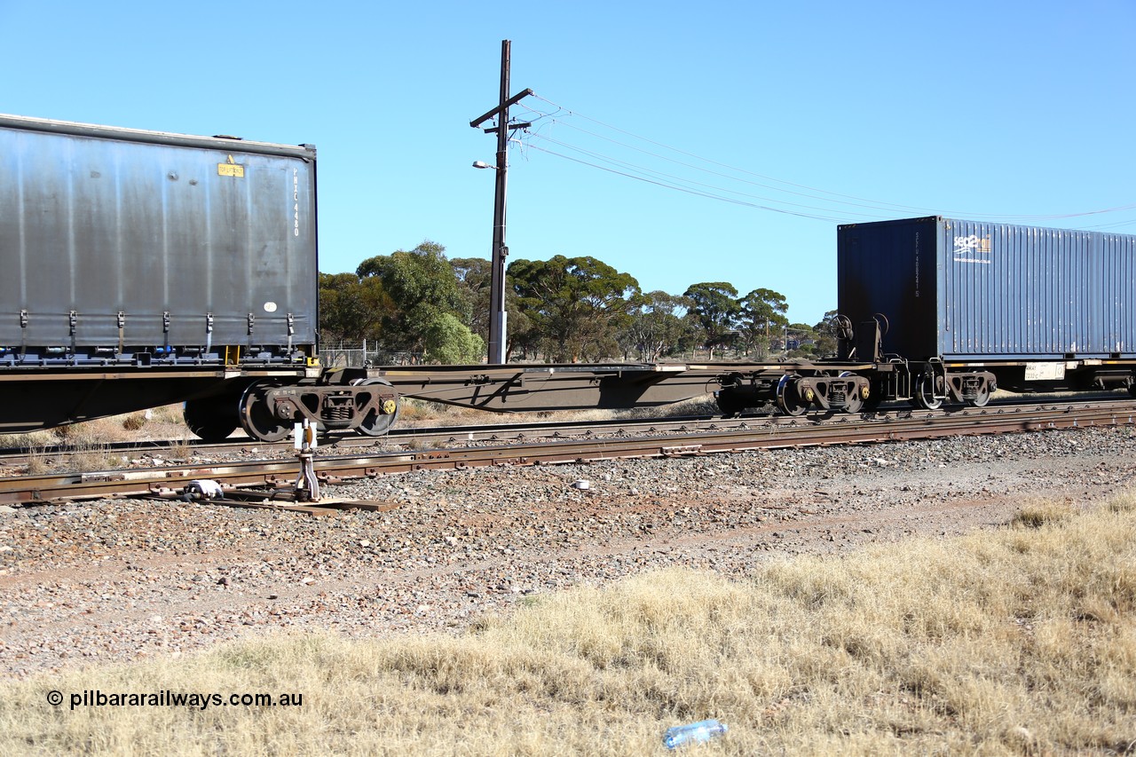 160522 2185
Parkeston, 6MP4 intermodal train, platform 1 of 5-pack RRGY 7130 5 pack articulated skel waggon set, originally built as RRBY by AN Rail at Islington Workshops SA 1996-97, 40' deck empty.
Keywords: RRGY-type;RRGY7130;AN-Islington-WS;RRBY-type;