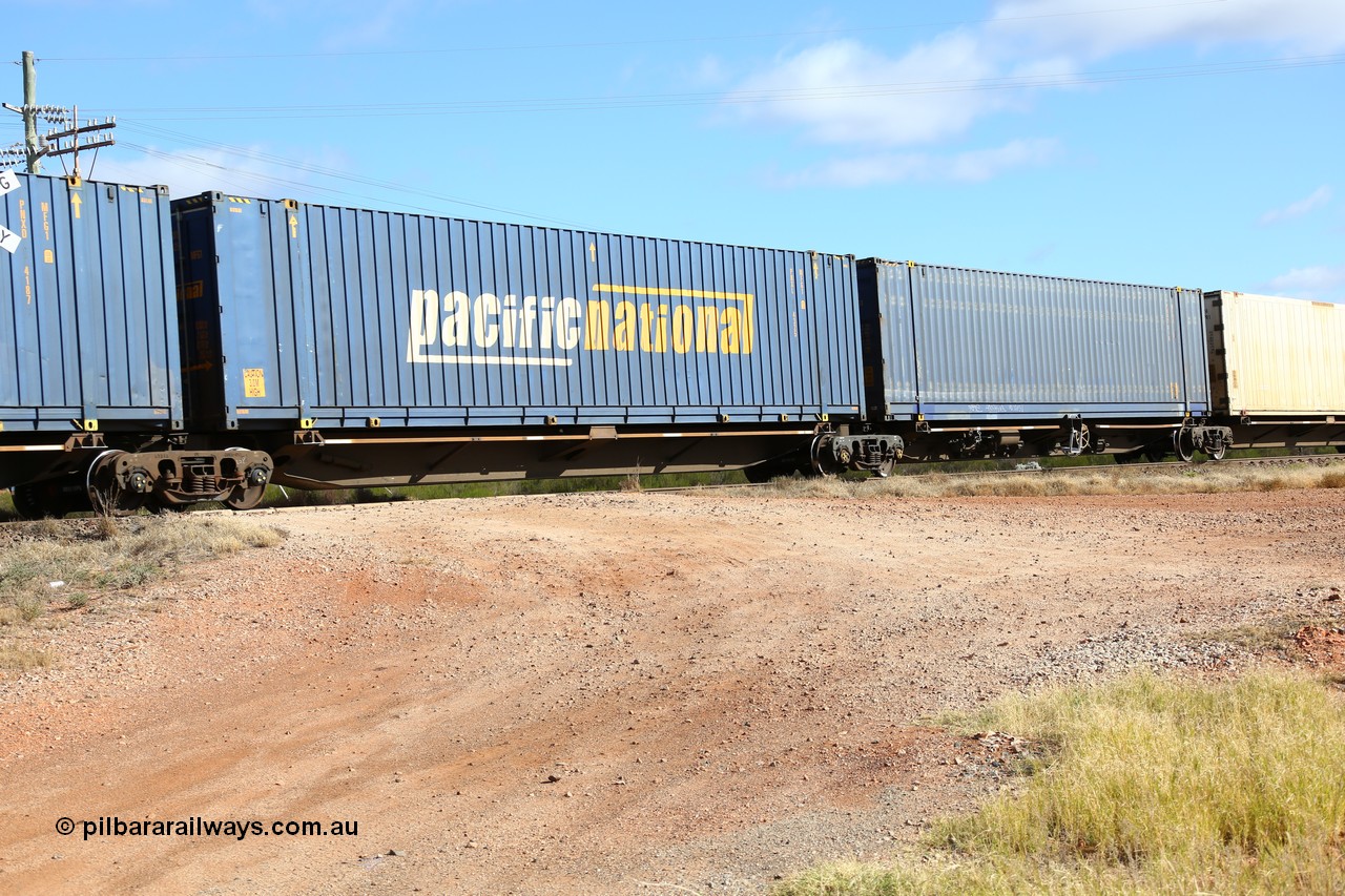 160522 2384
Parkeston, 7MP7 priority service train, platform 4 of 5 on RRQY 7330 5-pack articulated skel waggon set built by Qiqihar Rollingstock Works China in 2005 for Pacific National, with a 48' container of the owner PNXL 4325.
Keywords: RRQY-type;RRQY7330;Qiqihar-Rollingstock-Works-China;