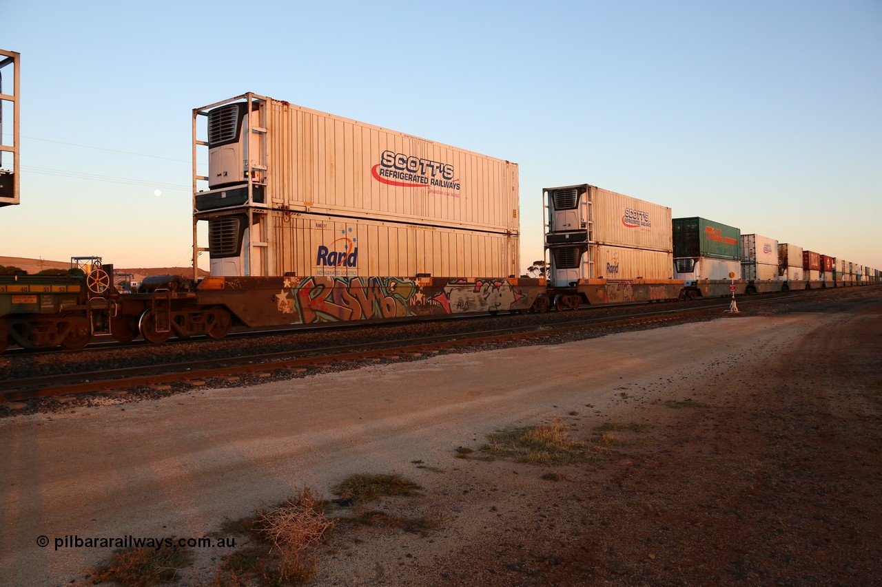 160523 2723
Parkeston, 1PM5 intermodal train, RQZY 7057 one of thirty two 5-pack well waggon sets built by Goninan in 1995 for National Rail in 1995-96, with mostly 46' double stacked reefers.
Keywords: RQZY-type;RQZY7057;Goninan-NSW;