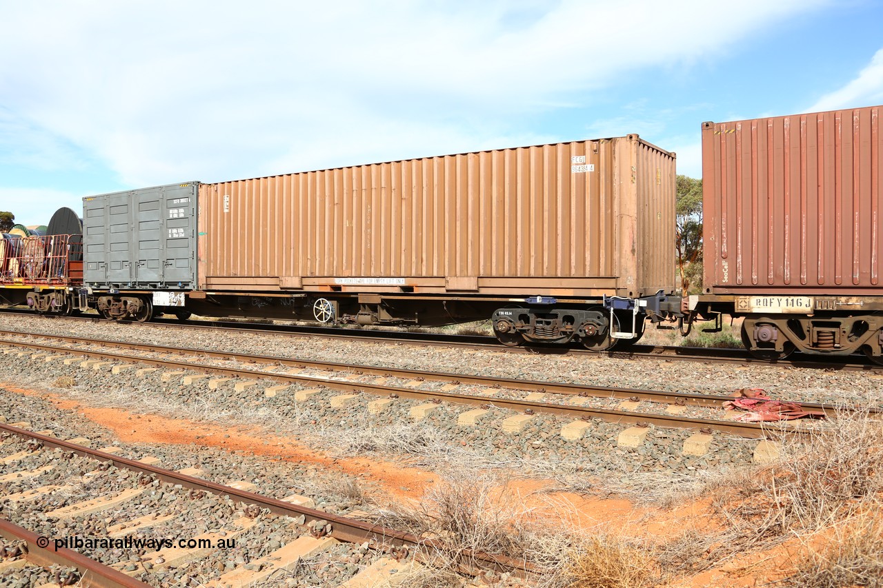 160523 2973
Parkeston, 7SP3 intermodal train, RQHY 7013 container waggon, one of 78 built by Qiqihar Rollingstock Works China in 2005. FCGU 864384 40' box and SCF side door 20' SCFU 305127.
Keywords: RQHY-type;RQHY7013;Qiqihar-Rollingstock-Works-China;