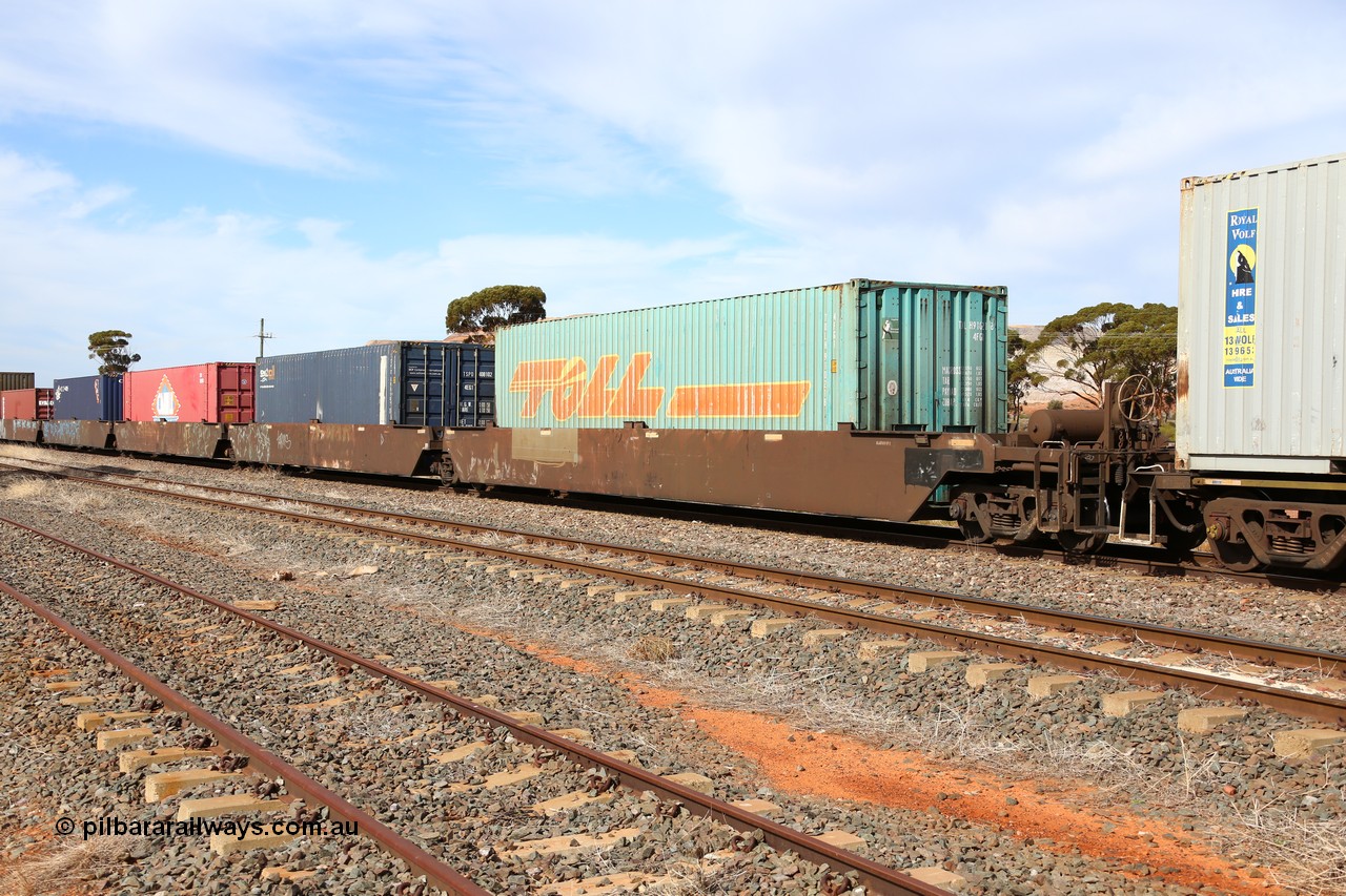 160523 2980
Parkeston, 7SP3 intermodal train, PQYY 7083, the PQYY type is a 5-pack articulated well waggon set built in September 1995 by AN Islington Workshops as one of a pair of RQYY for Boxcar/Cubico and recoded in the late '90s to PQYY.
Keywords: PQYY-type;PQYY7083;AN-Islington-WS;RKQY-type;