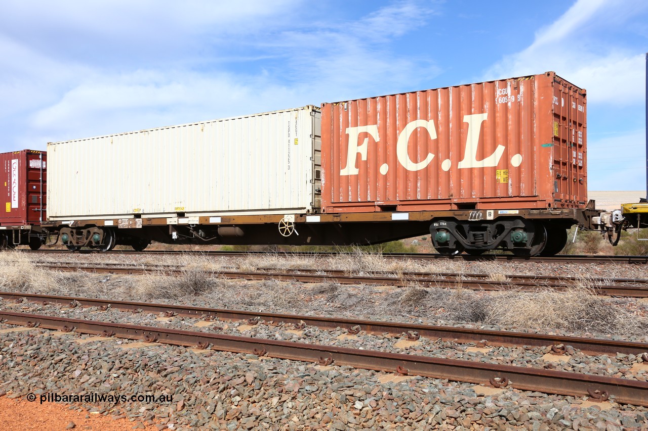 160523 3006
Parkeston, 7SP3 intermodal train, RQSY 34954 63' container waggon originally built by Goninan NSW in a batch of one hundred OCY type 63' container waggons in 1975. Loaded with an FCL 20' box FCGU 960539 [8] and a 40'  4EG1 type TSPD 411225 [3].
Keywords: RQSY-type;RQSY34954;Goninan-NSW;OCY-type;