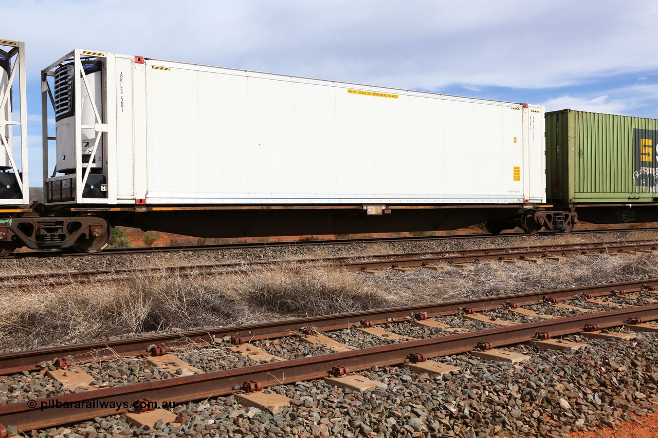 160523 3018
Parkeston, 7SP3 intermodal train, RRAY 7167 platform 4 of 5-pack articulated skeletal waggon set, one of 100 built by ABB Engineering NSW 1996-2000, with an ARLS 46' RFRG type reefer ARLS 501 'from the Carrier' end.
Keywords: RRAY-type;RRAY7167;ABB-Engineering-NSW;