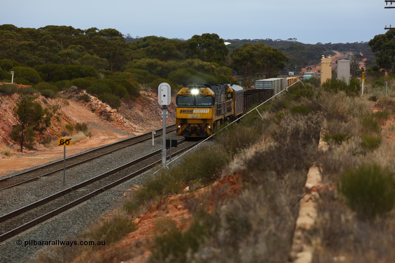 160524 4018
Binduli, Melbourne bound steel train service 3PM4 runs through the dip behind Goninan built GE model Cv40-9i NR class units NR 62 serial 7250-11/96-264 and NR 68 serial 7250-12/96-270.
Keywords: NR-class;NR62;Goninan;GE;Cv40-9i;7250-11/96-264;