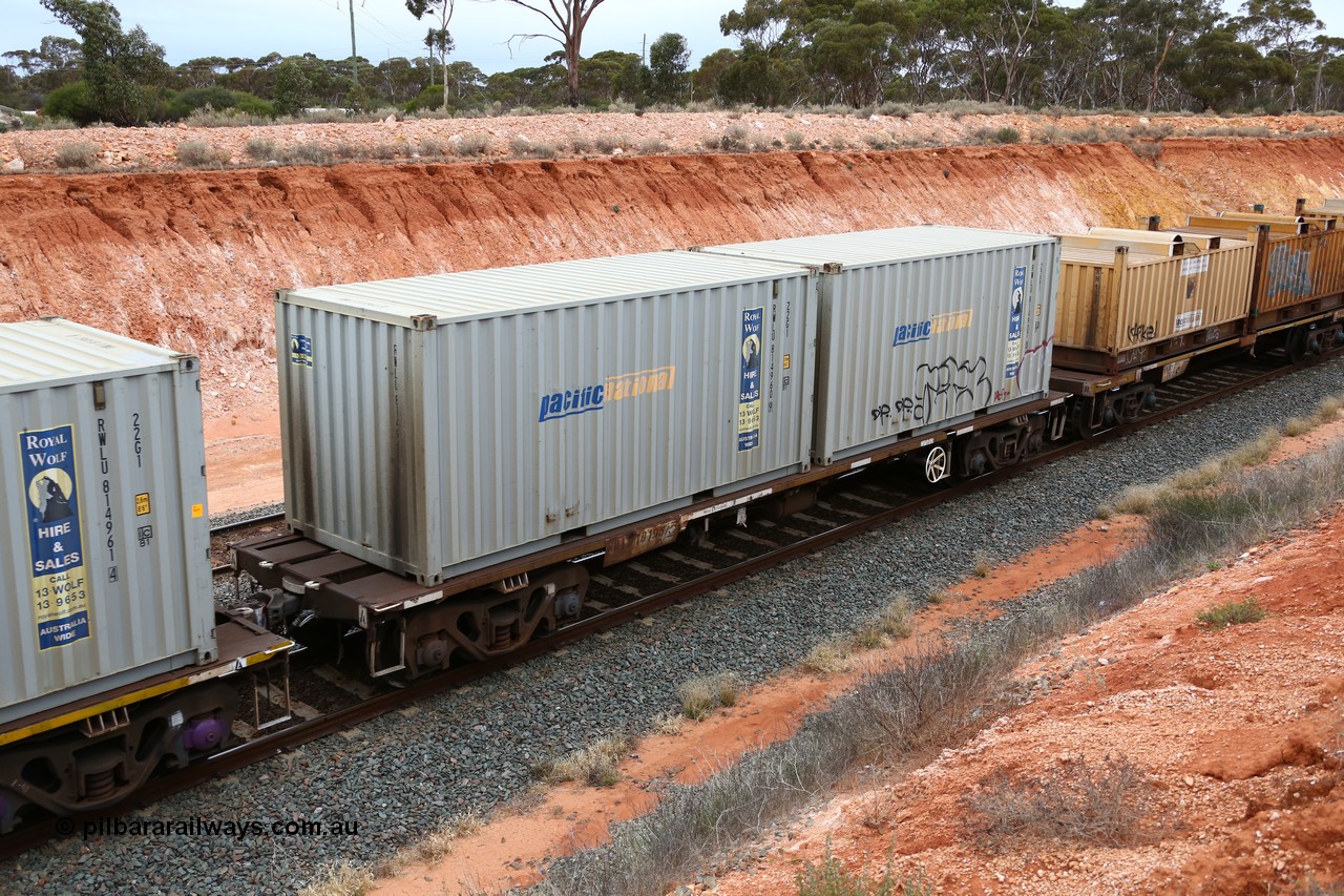 160524 4033
Binduli, Melbourne bound steel train service 3PM4, RQIY 10198 container waggon built by Goninan NSW in 1980-81 as an NQIY type. Two 20' 22G1 type Pacific National Royal Wolf containers RWLU 814960 and RWLU 814907.
Keywords: RQIY-type;RQIY10198;Goninan-NSW;NQIY-type;