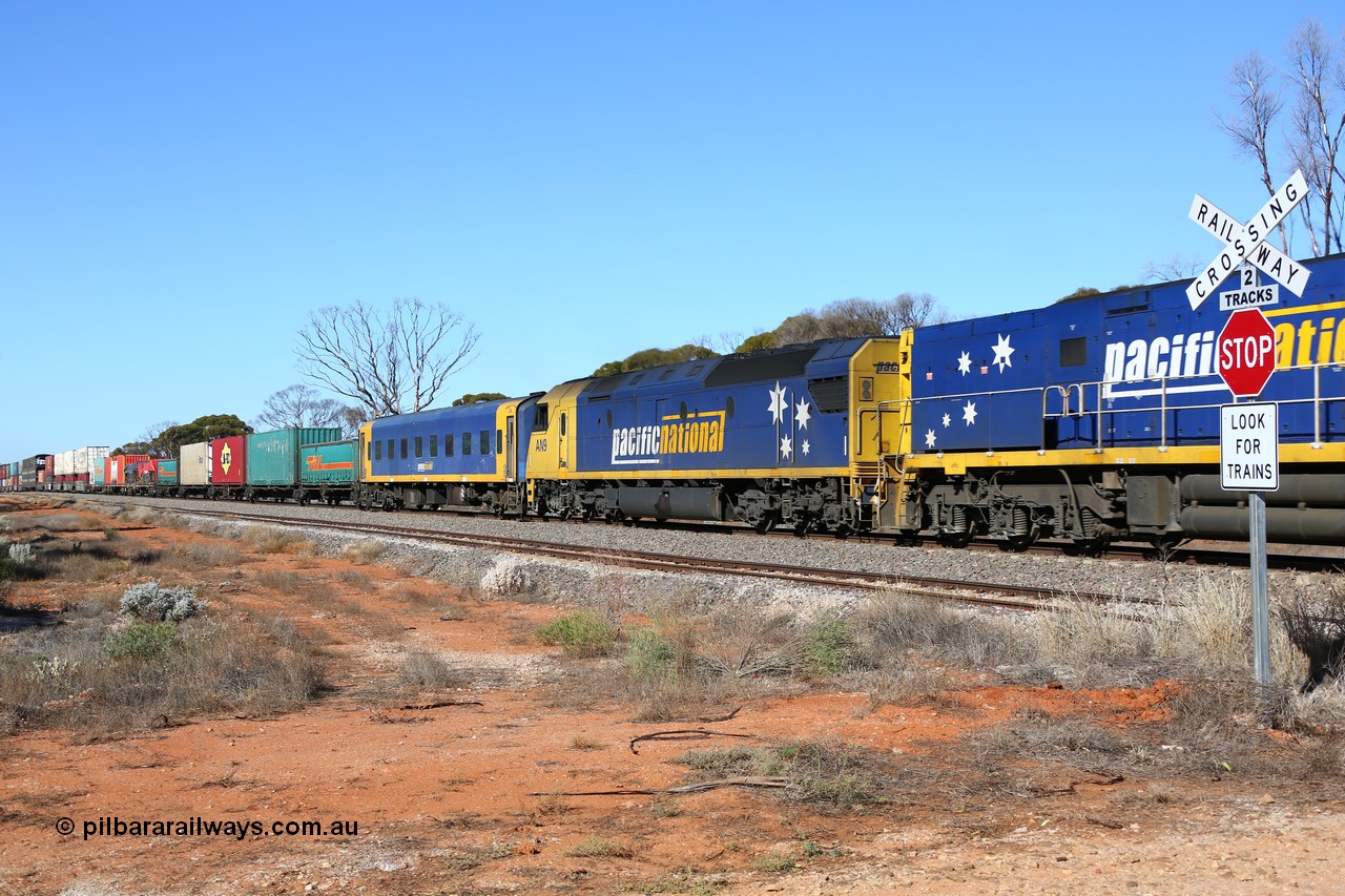 160527 5566
Karonie, 4MP5 intermodal train, AN 9, one of eleven AN class built by Clyde Engineering EMD as model JT46C serial 93-1305 for Australian National in 1992-93.
Keywords: AN-class;AN9;Clyde-Engineering-Somerton-Victoria;EMD;JT46C;93-1305;