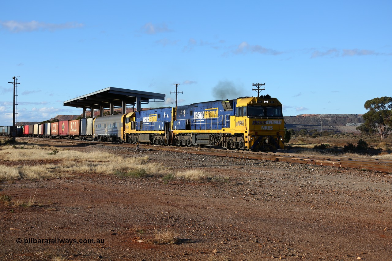 160528 8329
Parkeston, 5SP5 intermodal train departs Parkeston behind a pair of Goninan built GE model Cv40-9i NR class units NR 65 serial 7250-11/96-267 and NR 92 serial 7250-05/97-291.
Keywords: NR-class;NR65;Goninan;GE;Cv40-9i;7250-11/96-267;NR92;7250-05/97-291;