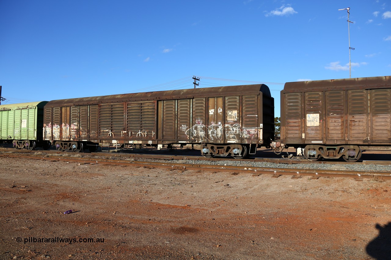 160528 8349
Parkeston, 5SP5 intermodal train, RLSY 18668 in Sadleirs traffic, recoded from RLUY. One of one hundred and fifty built by Comeng NSW as the KLY type louvre vans in 1975/76. Transferred to National Rail in 1994 and recoded from NLKY / NLUY.
Keywords: RLSY-type;RLSY18668;Comeng-NSW;KLY-type;NLKY-type;RLUY-type;