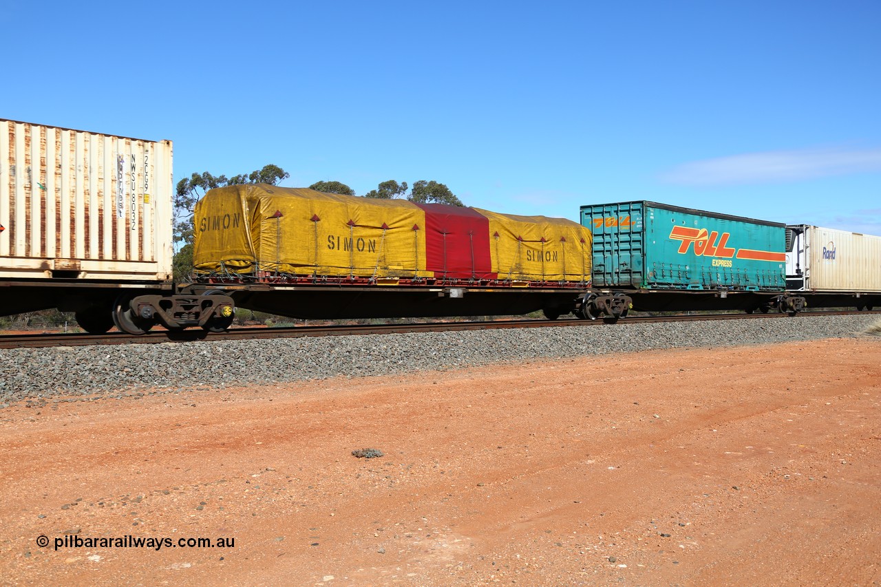 160528 8393
Binduli, intermodal train 6PM6, RRAY 7254 platform 4 of 5-pack articulated skel waggon set, one of 100 built by ABB Engineering NSW 1996-2000, with a 40' FD flatrack FD160 with Simon tarped load.
Keywords: RRAY-type;RRAY7254;ABB-Engineering-NSW;