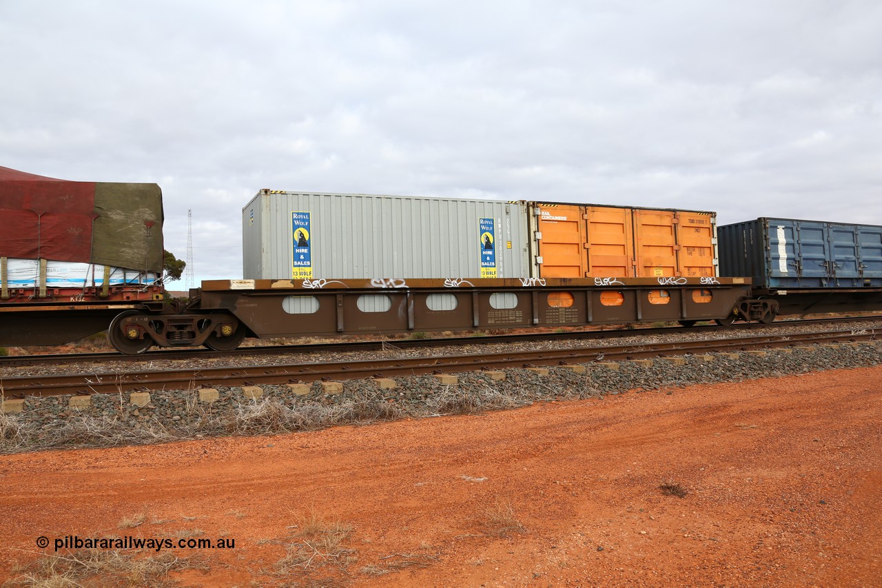 160529 8783
Parkeston, 6MP4 intermodal train, RQLY 1007 an articulated five unit container waggon with centre well, one of a batch of fourteen built by AN Rail Islington Workshops in 1991 as AQLY type, platform 2 loaded with a 40' SCF half height side door container SCFU 607076.
Keywords: RQLY-type;RQLY1007;AN-Islington-WS;AQLY-type;