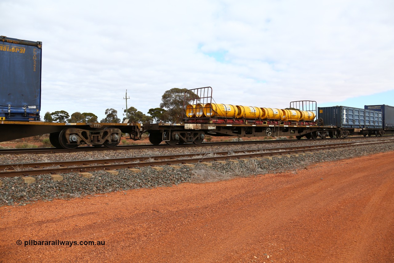 160529 8857
Parkeston, 6MP4 intermodal train, RRKY 3081
Keywords: RRKY-type;RRKY3081;Carmor-Engineering-SA;RMX-type;AQMX-type;AQSY-type;RQKY-type;