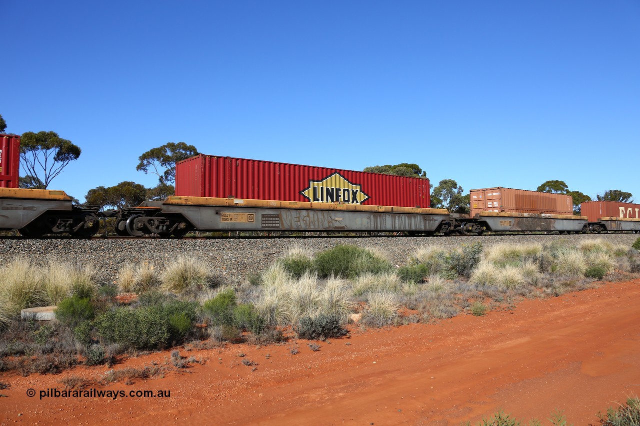 160530 9259
Binduli, 7SP3 intermodal service, RQZY 7953 platform 2 of 5-pack well waggon set built by Goninan NSW in 1995-96, Linfox 48' DRC 569.
Keywords: RQZY-type;RQZY7053;Goninan-NSW;