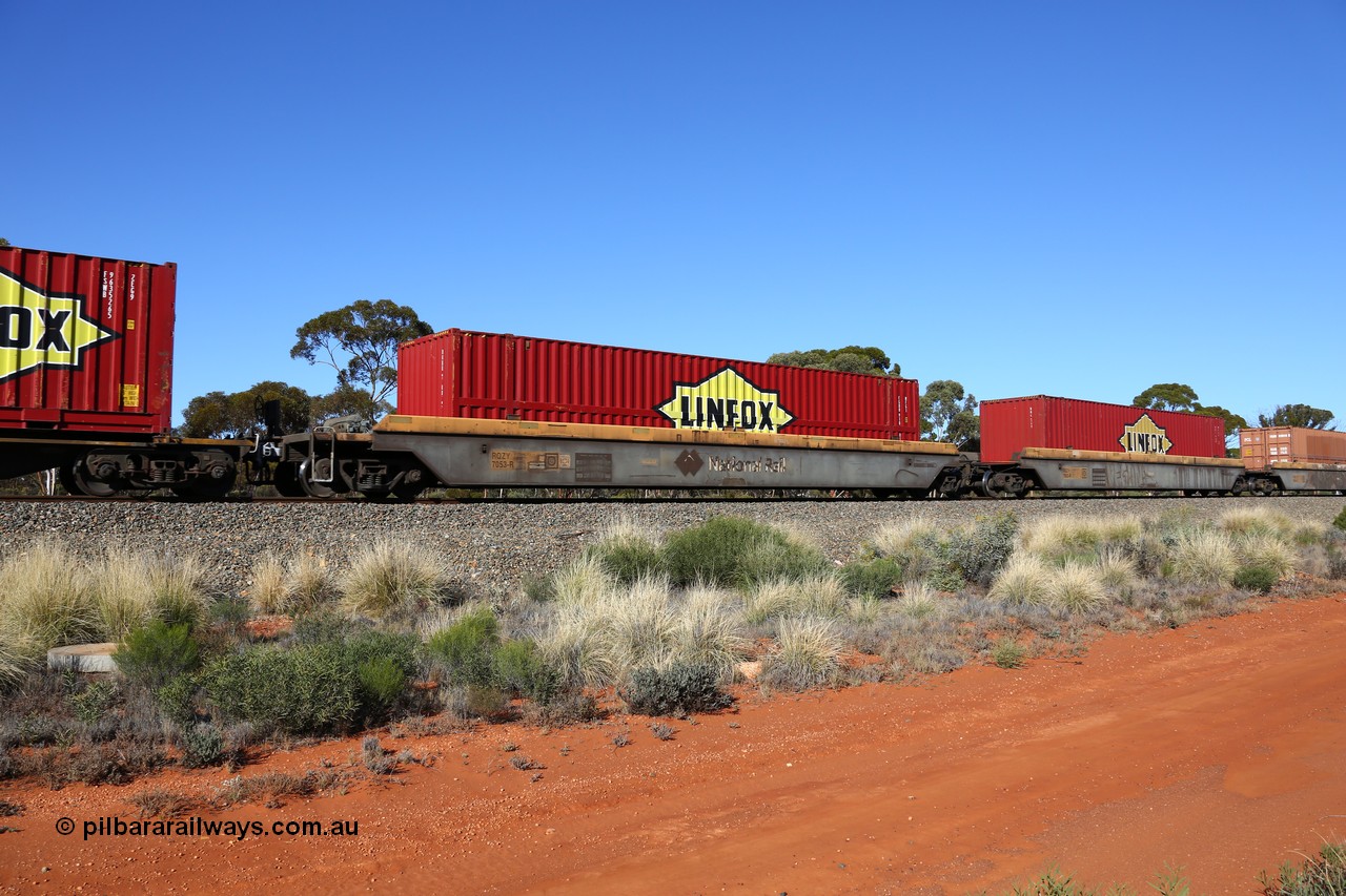 160530 9260
Binduli, 7SP3 intermodal service, RQZY 7953 platform 1 of 5-pack well waggon set built by Goninan NSW in 1995-96, Linfox 48' FGDU 91081#.
Keywords: RQZY-type;RQZY7053;Goninan-NSW;