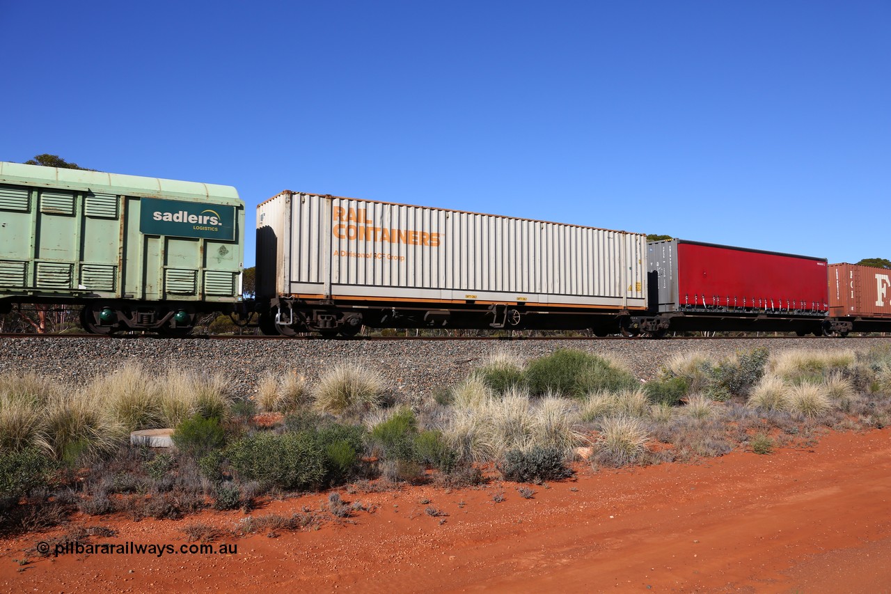 160530 9268
Binduli, 7SP3 intermodal service, RRQY 8312
Keywords: RRQY-type;RRQY8312;Qiqihar-Rollingstock-Works-China;