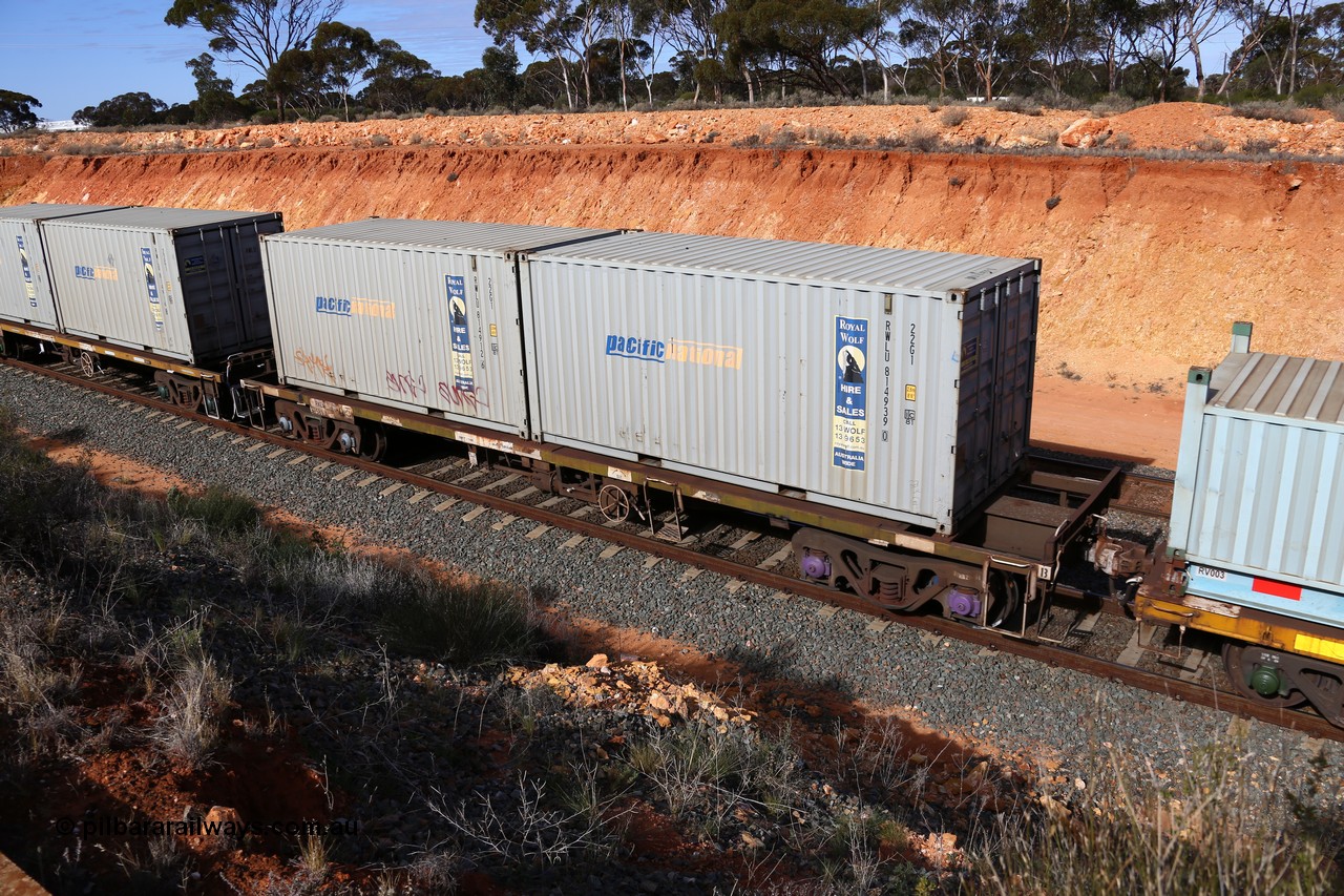 160531 9864
Binduli, 3PM4 steel train, RKLY 20589
Keywords: RKLY-type;RKLY20589;