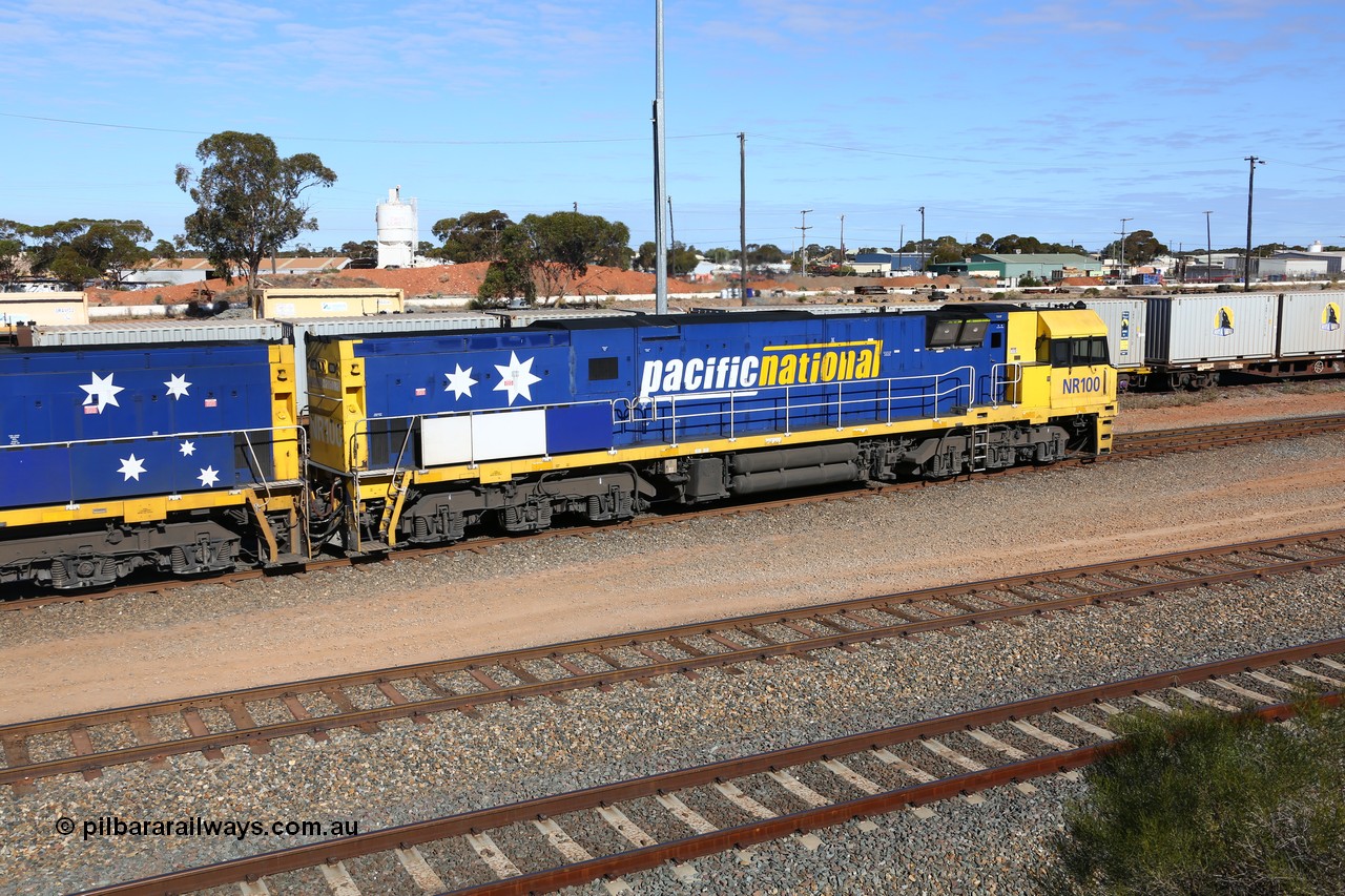 160531 9892
West Kalgoorlie, 1MP2 steel train, NR 100
Keywords: NR-class;NR100;Goninan;GE;Cv40-9i;7250-07/97-304;