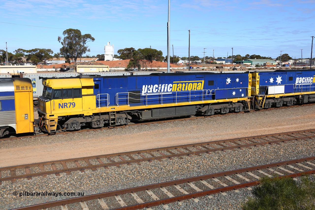 160531 9893
West Kalgoorlie, 1MP2 steel train, NR 79
Keywords: NR-class;NR79;Goninan;GE;Cv40-9i;7250-03/97-281;