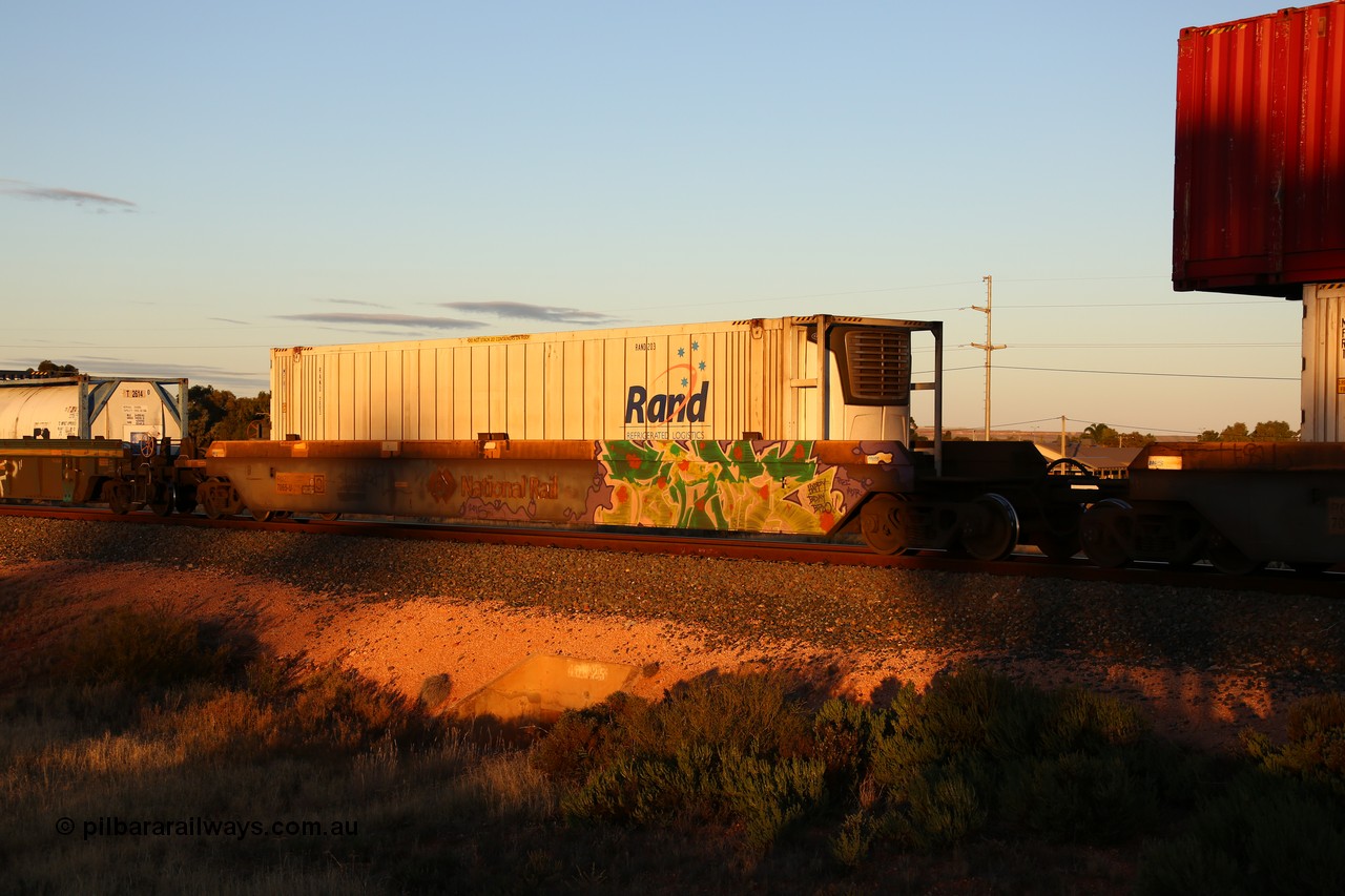 160601 10115
West Kalgoorlie, 2MP5 intermodal train, RQZY 7065
Keywords: RQZY-type;RQZY7065;Goninan-NSW;