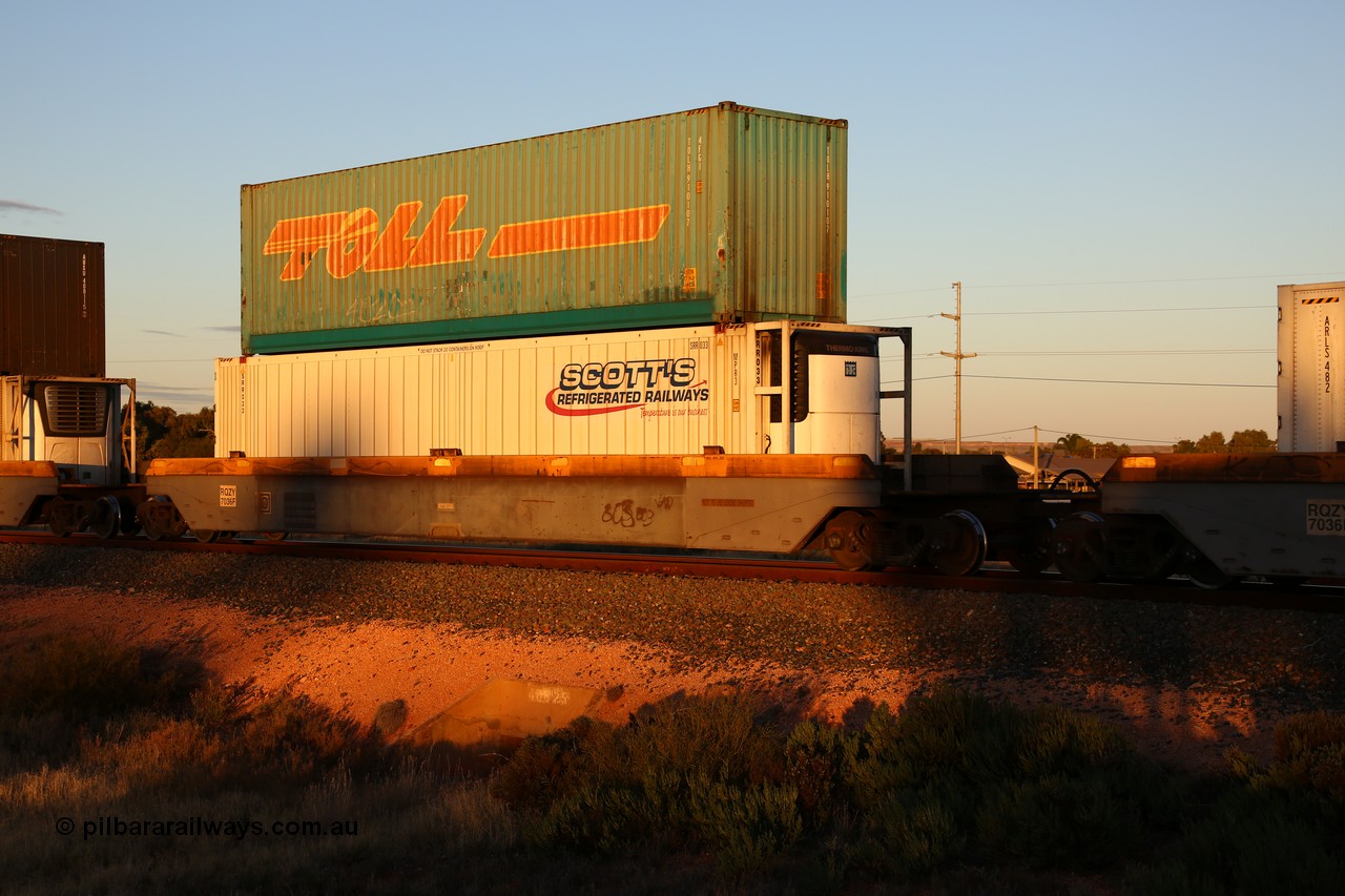 160601 10128
West Kalgoorlie, 2MP5 intermodal train, RQZY 7036
Keywords: RQZY-type;RQZY7036;Goninan-NSW;