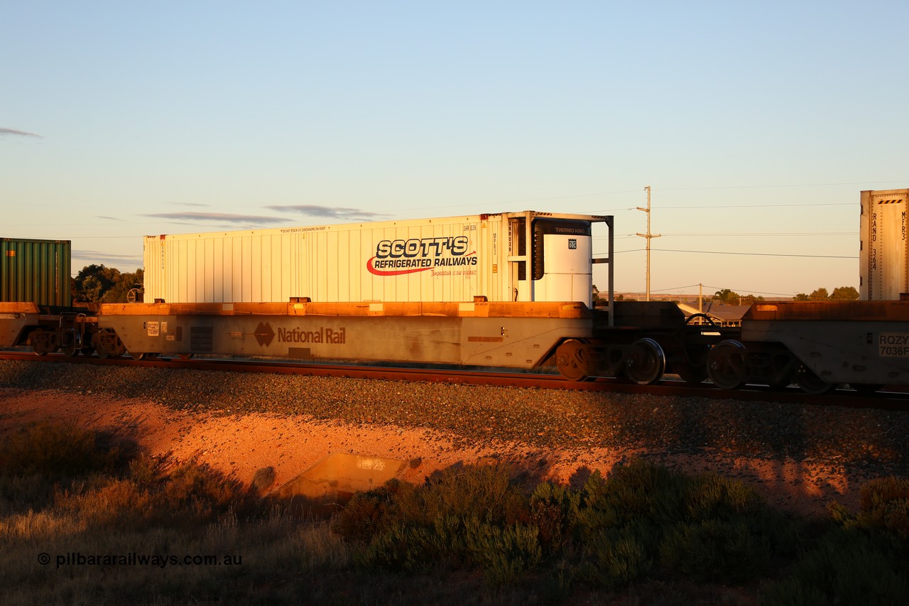 160601 10130
West Kalgoorlie, 2MP5 intermodal train, RQZY 7036
Keywords: RQZY-type;RQZY7036;Goninan-NSW;