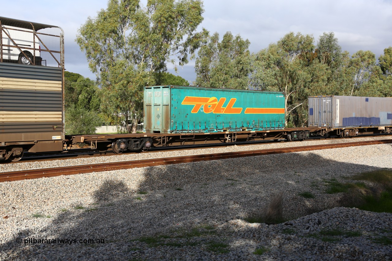 160609 0400
Woodbridge, 5PM5 intermodal train, RQPW 60068
Keywords: RQPW-type;RQPW60068;V/Line-Bendigo-WS;VQDW-type;VQDW48;NQMW-type;