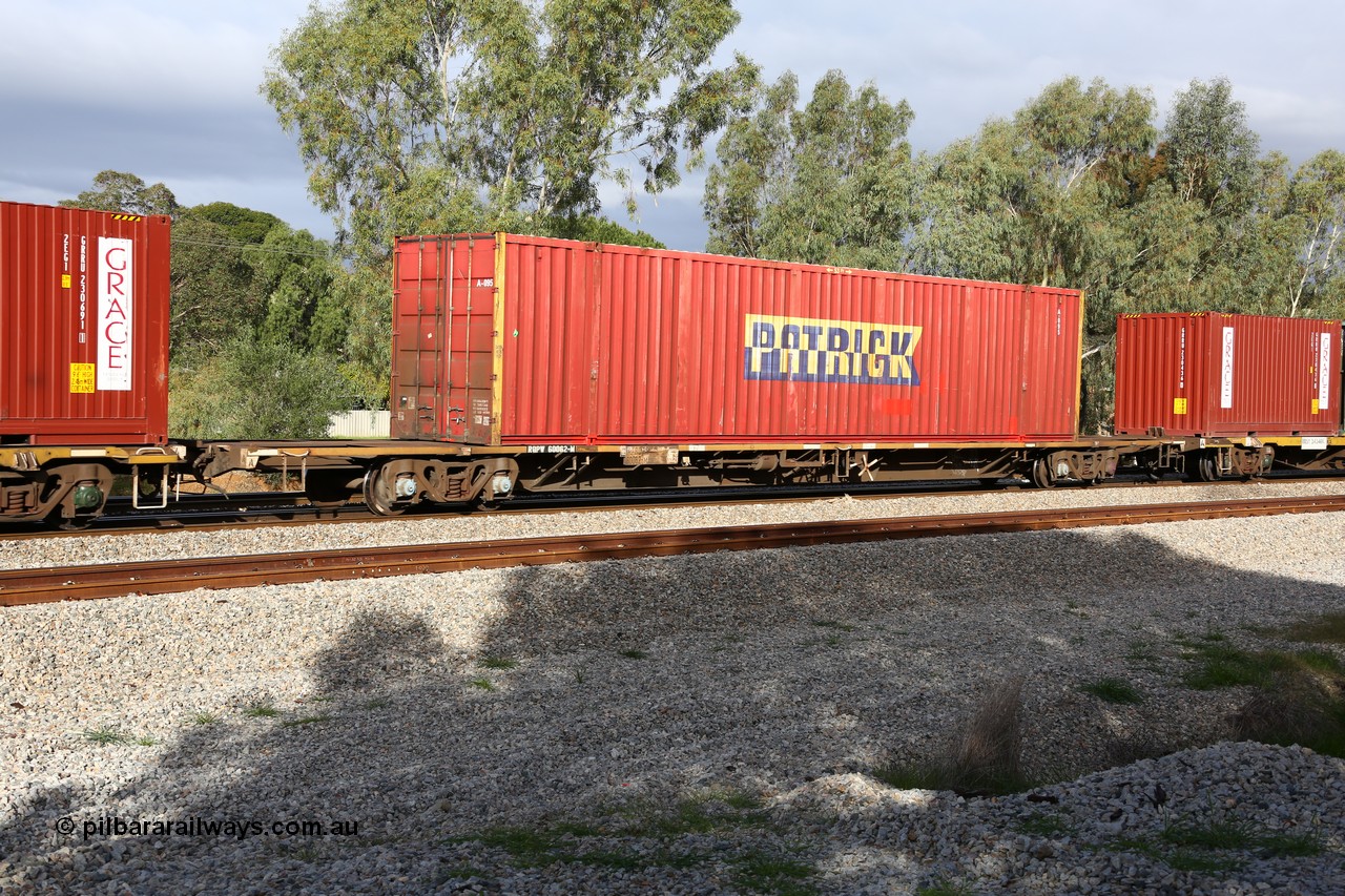 160609 0406
Woodbridge, 5PM5 intermodal train, RQPW 60062
Keywords: RQPW-type;RQPW60062;V/Line-Bendigo-WS;VQDW-type;VQDW41;NQMW-type;