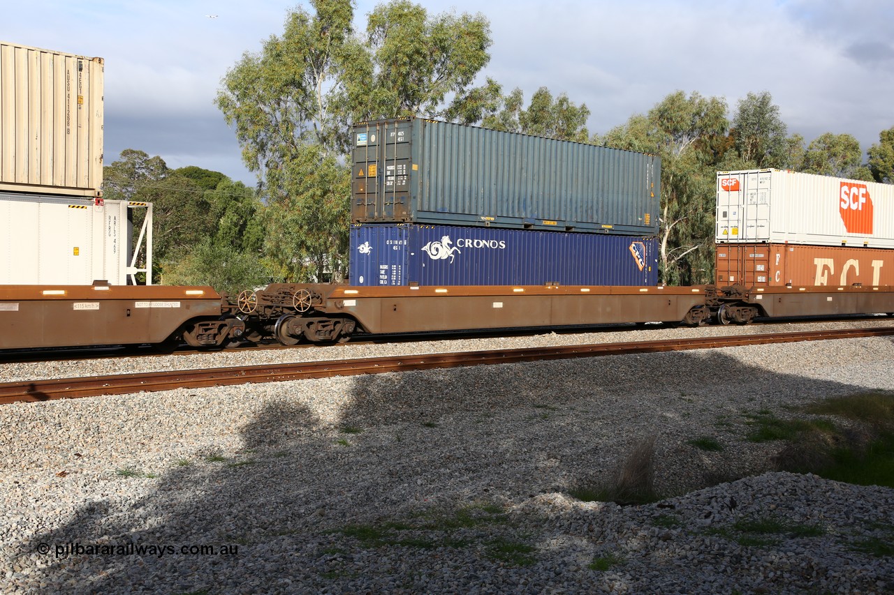 160609 0416
Woodbridge, 5PM5 intermodal train, platform 2 of 5-pack RRRY 7008 well waggon set, one of nineteen built in China at Zhuzhou Rolling Stock Works for Goninan in 2005, Cronos 40' box CXSU 118651 with Royal Wolf 40' box RTPU 4025 on top.
Keywords: RRRY-type;RRRY7008;CSR-Zhuzhou-Rolling-Stock-Works-China;