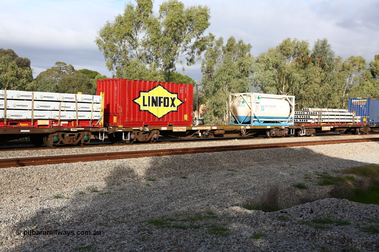 160609 0432
Woodbridge, 5PM5 intermodal train, RQSY 35042
Keywords: RQSY-type;RQSY35042;Goninan-NSW;OCY-type;